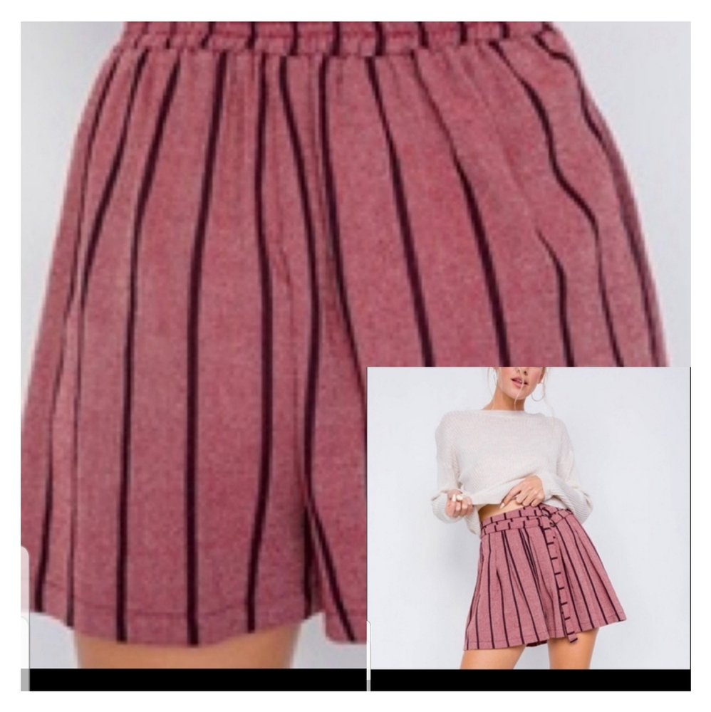 Le Lis Plum Waist Tie Shorts Red and Black Small